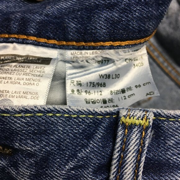 Levis Mens Jeans 550 Relaxed Fit Blue size 38x30 Cotton Denim Zipper Fly - Picture 9 of 10